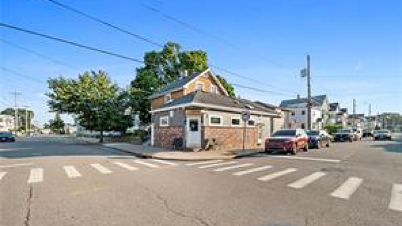 264 Grand Av, Pawtucket, RI 02861