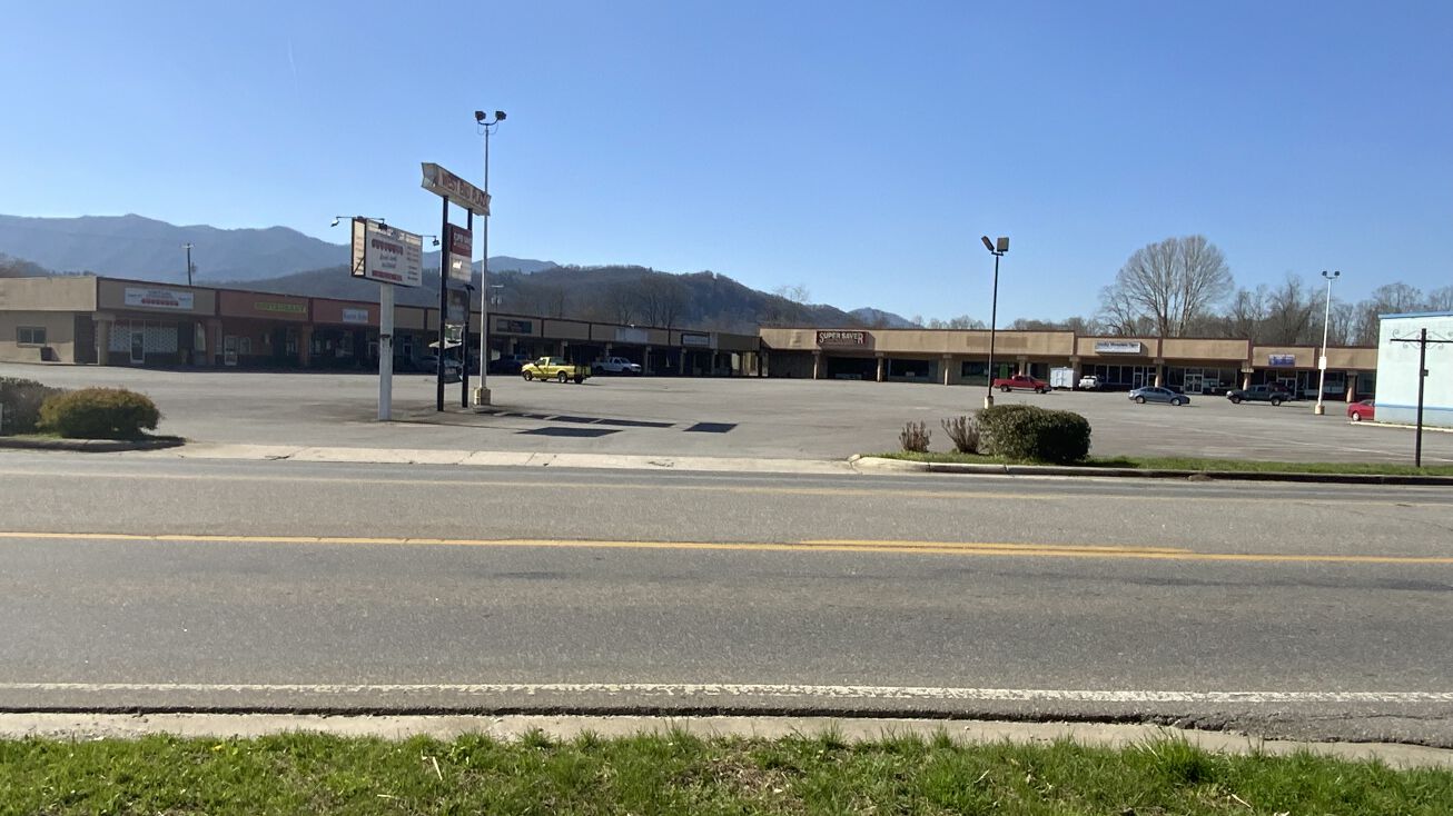 Main St, Andrews, NC 28901