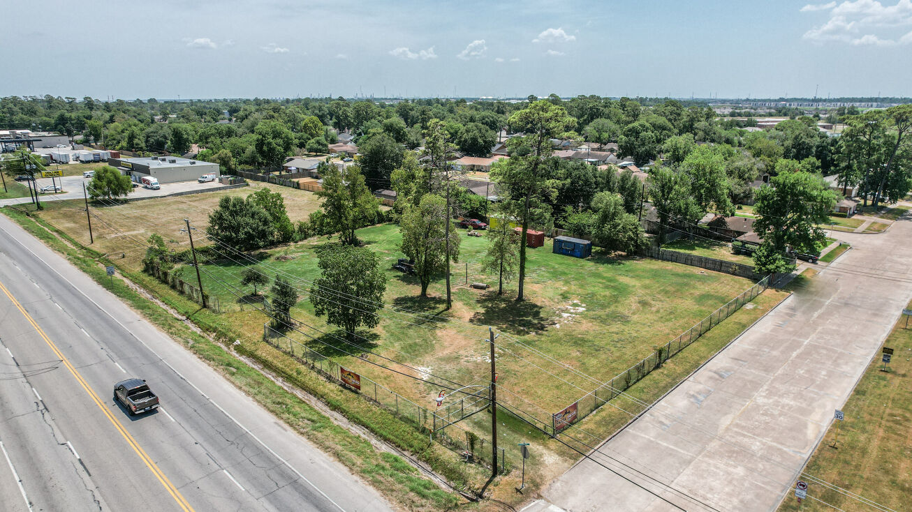 13306 Beaumont Hwy, Houston, TX 77049