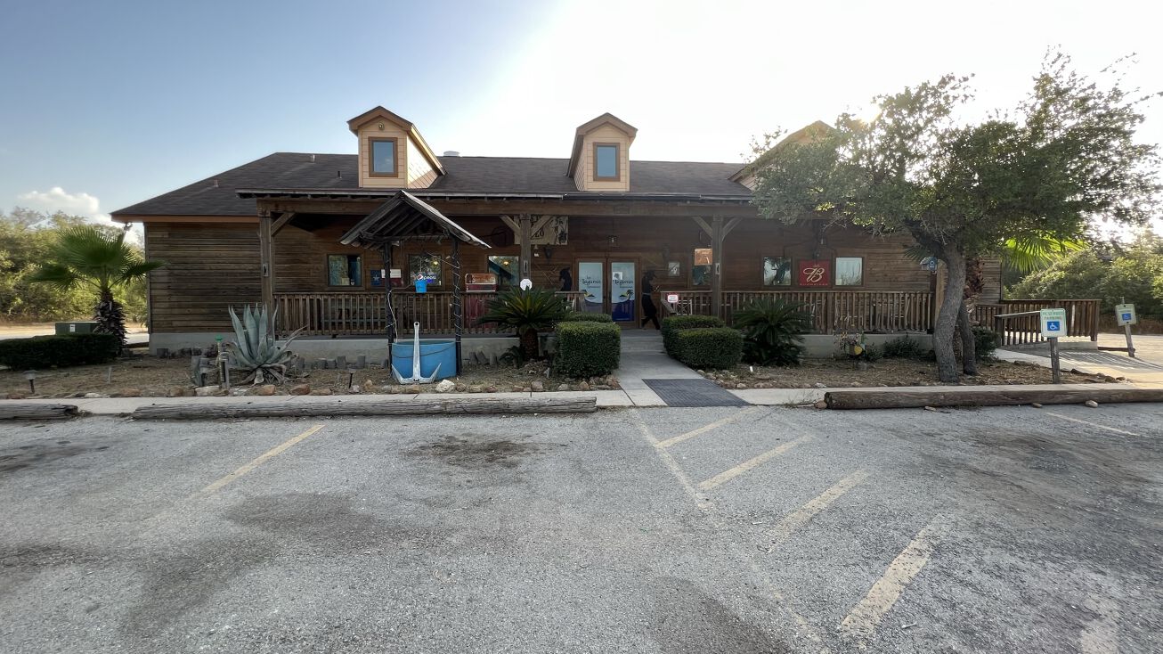 8453 U.S. Hwy 181 N, Floresville, TX 78114