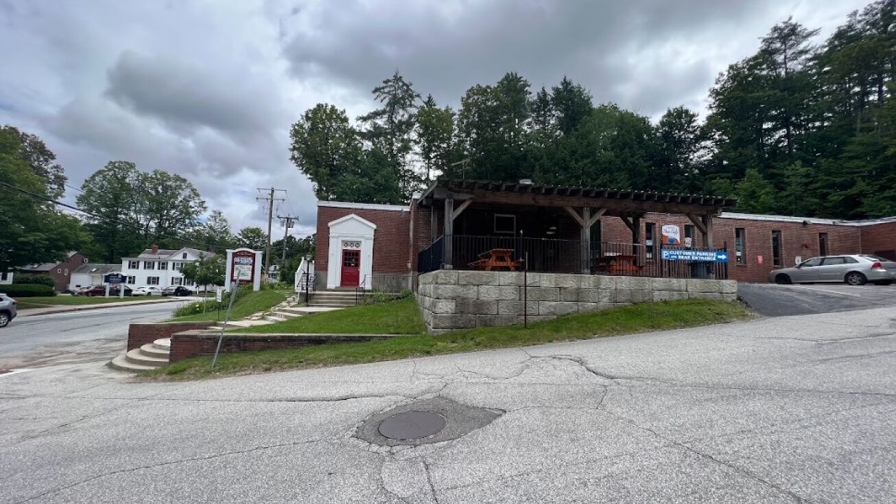 43 Grove St, Peterborough, NH 03458