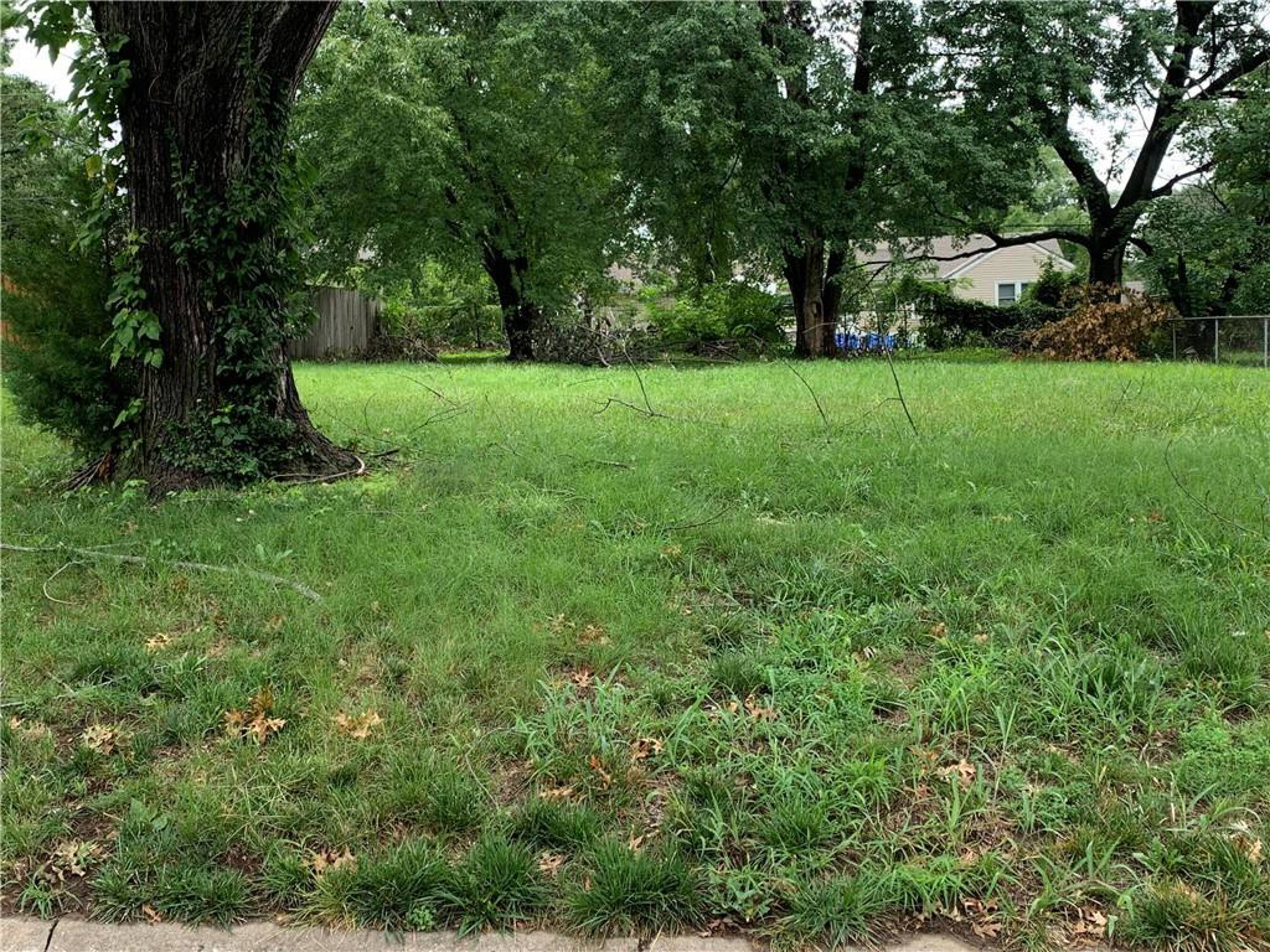 2805 S Fuller Ave, Independence, MO 64052