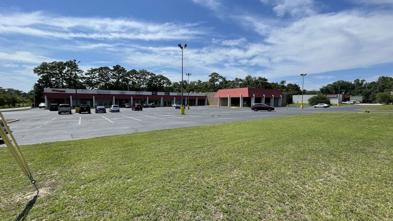 Pictures of Mixed Use property located at 2912 Dauphin Island Pkwy, Mobile, AL 36605 for sales - image #1