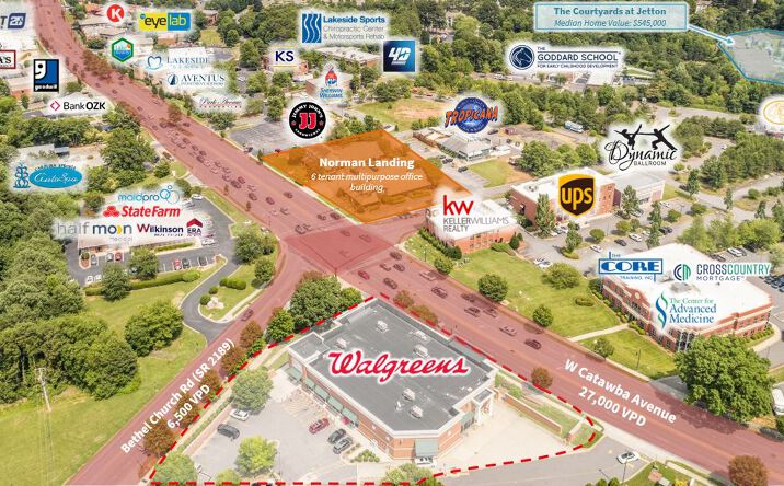 Pictures of Retail property located at 19631 W Catawba Ave, Cornelius, NC 28031 for comps - image #1
