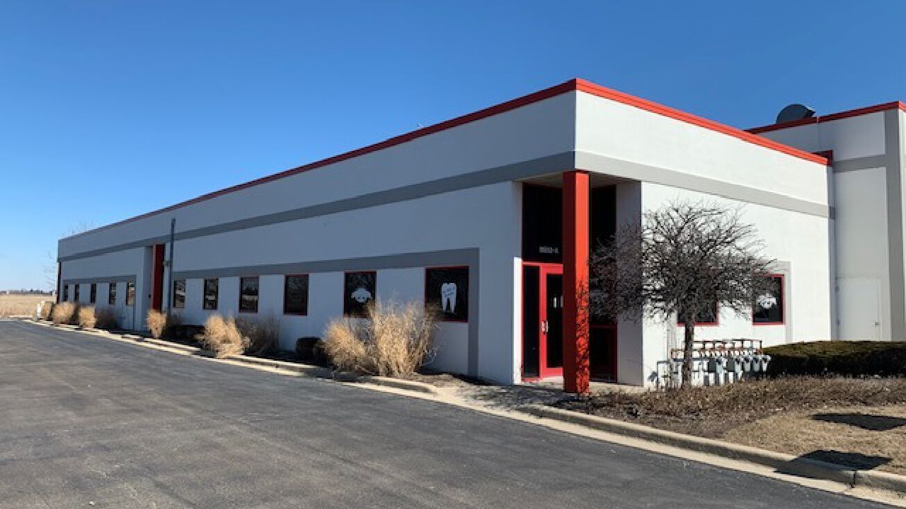 11952 Oak Creek Pkwy, Huntley, IL 60142