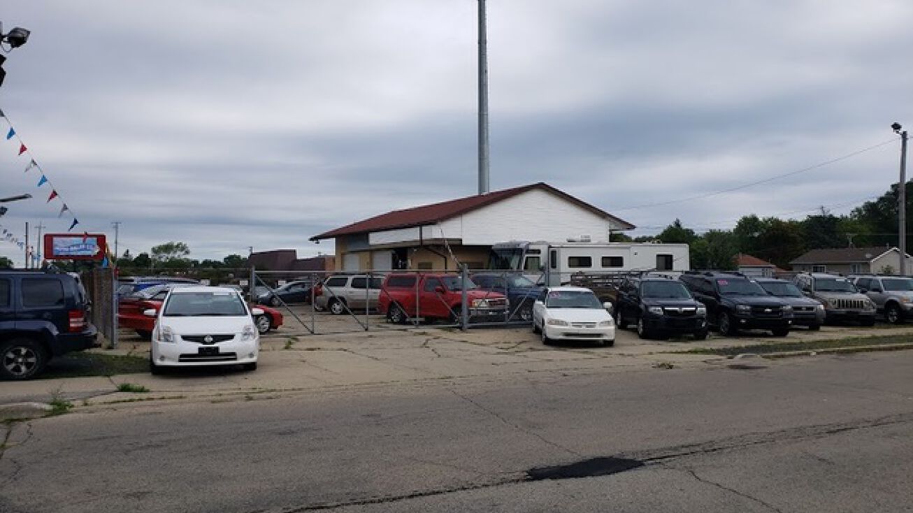 1049 S Lewis Ave, Waukegan, IL 60085