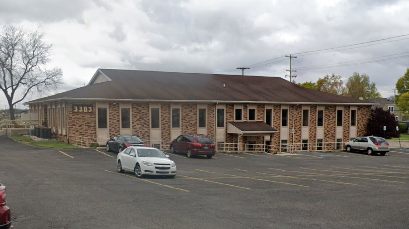 3303 W Saginaw St, Lansing, MI 48917