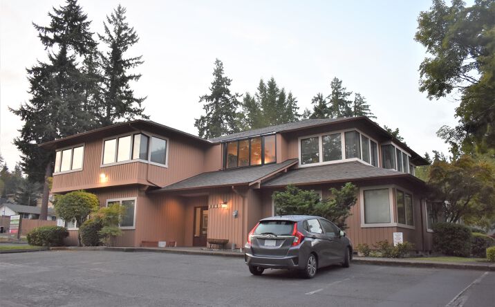 Pictures of Office property located at 11417 124th Ave NE, Kirkland, WA 98033 for comps - image #1