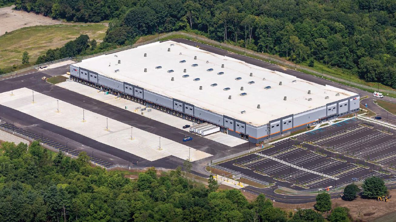 2968 S Hermitage Rd, Hermitage, PA 16148