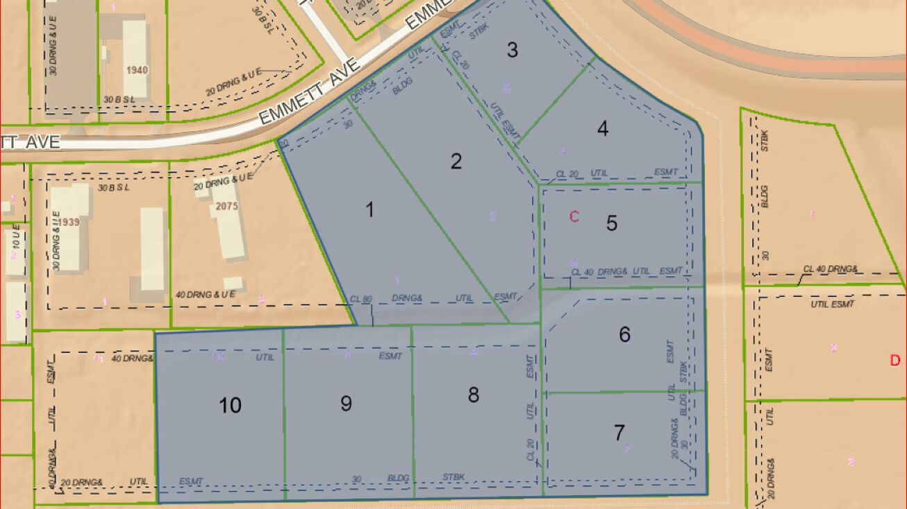 E Emmett Ct, Haysville, KS 67060