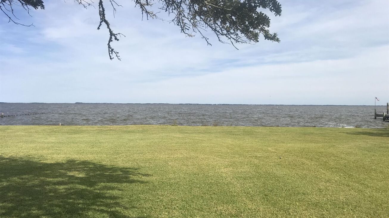 947 Waterlily Road, Coinjock, NC 27923