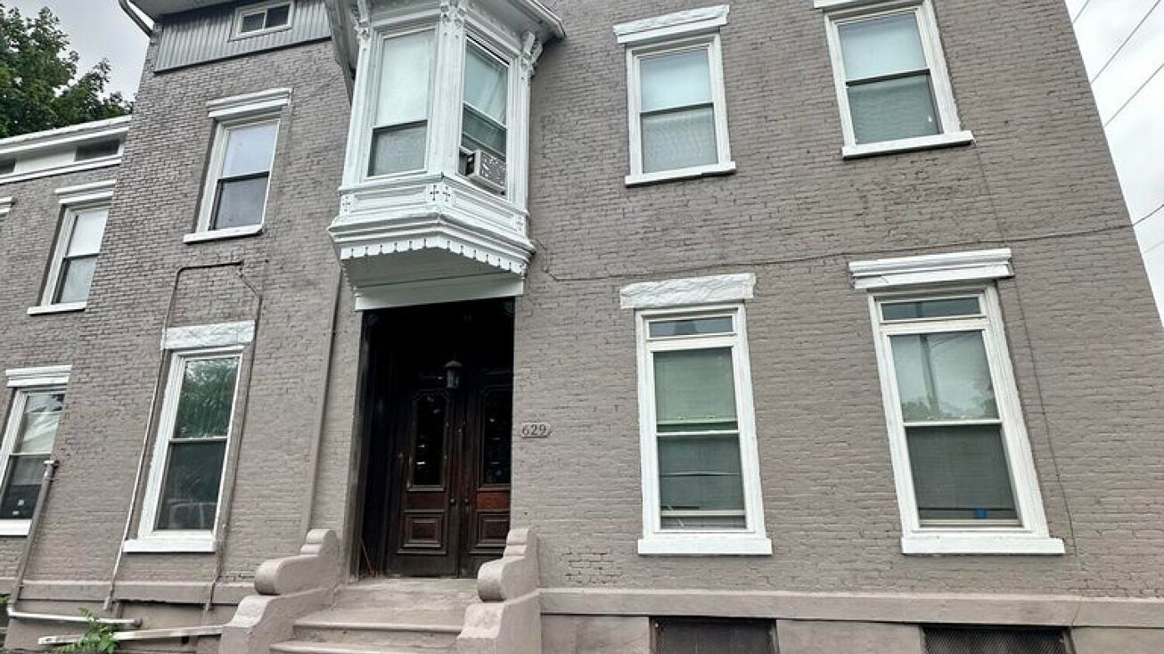 629 3rd Ave, Troy, NY 12182