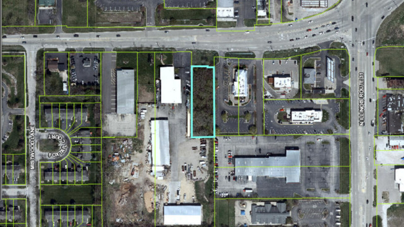 845 Terra Cotta Rd, Crystal Lake, IL 60012