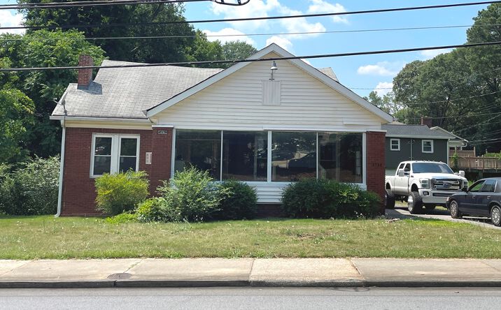 Pictures of Office property located at 2731 Church St, East Point, GA 30344 for sales - image #1