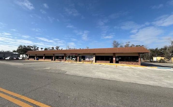 Pictures of Retail, Mixed Use property located at 1396 N Nova Rd, Holly Hill, FL 32117 for sales - image #1