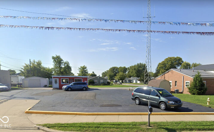 Pictures of Retail property located at 717 IN-44, Shelbyville, IN 46176 for sales - image #1