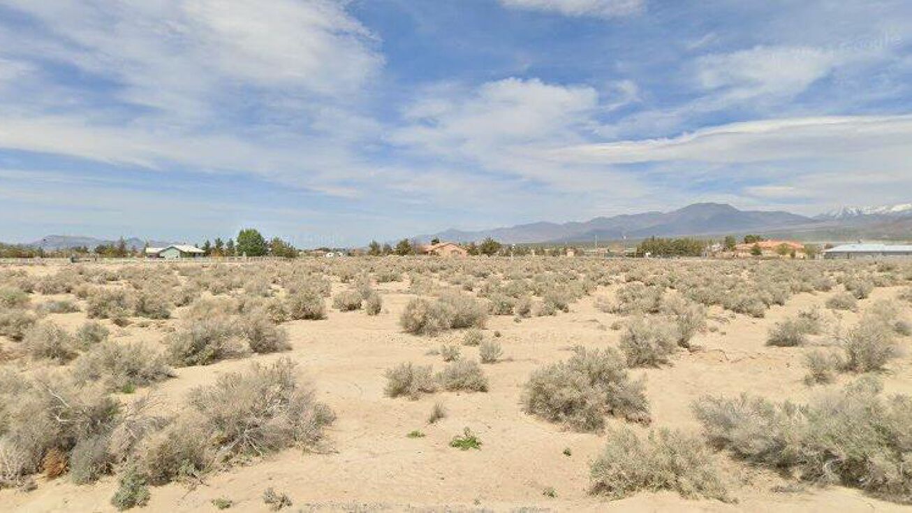 4590 E Roger St, Pahrump, NV 89048