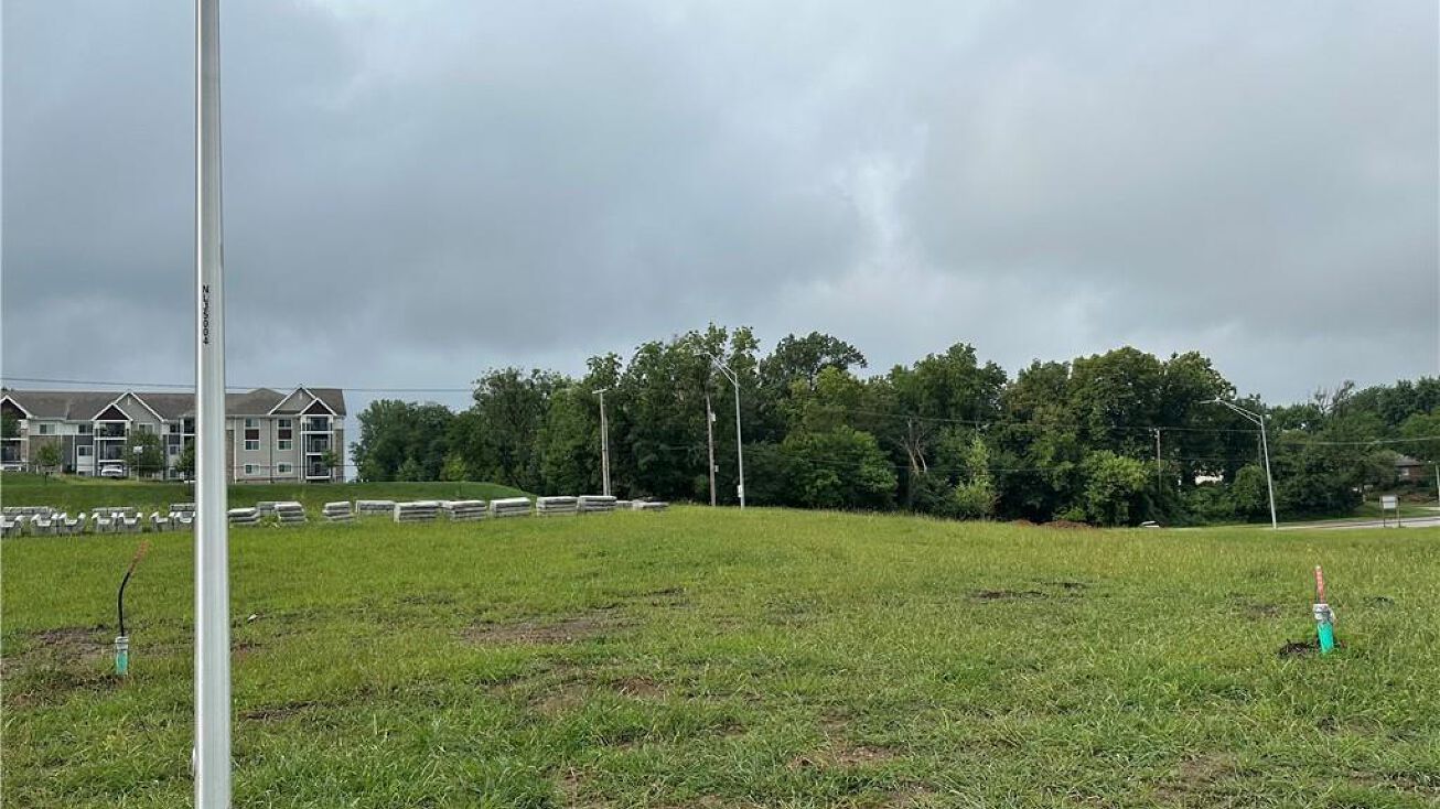 2617 NW 84th Place, Kansas City, MO 64154