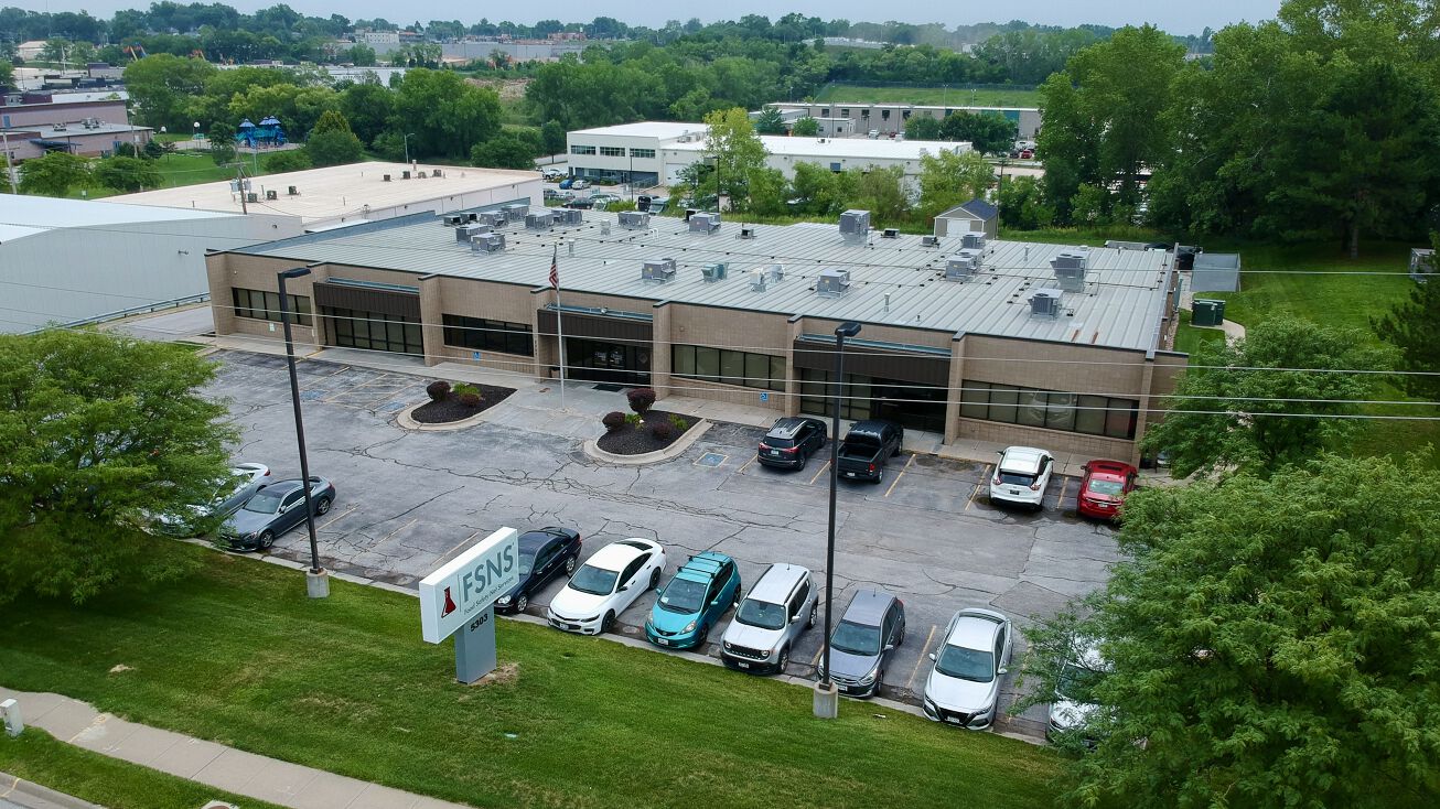 5303 F St, Omaha, NE 68117