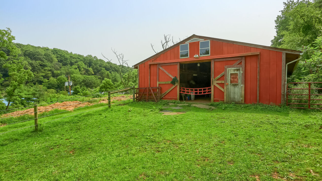 3380 Saxonburg Blvd, Glenshaw, PA 15116