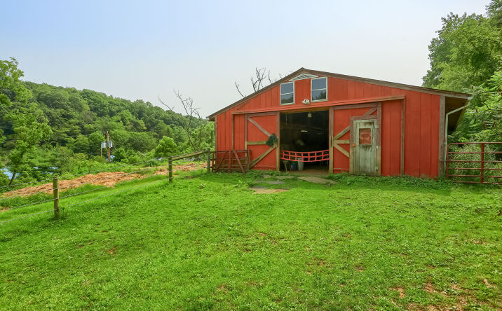 Pictures of Land property located at 3380 Saxonburg Blvd, Glenshaw, PA 15116 for sales - image #1