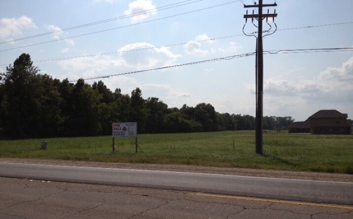 Pictures of Land property located at 20611 Plank Rd, Zachary, LA 70791 for sales - image #1