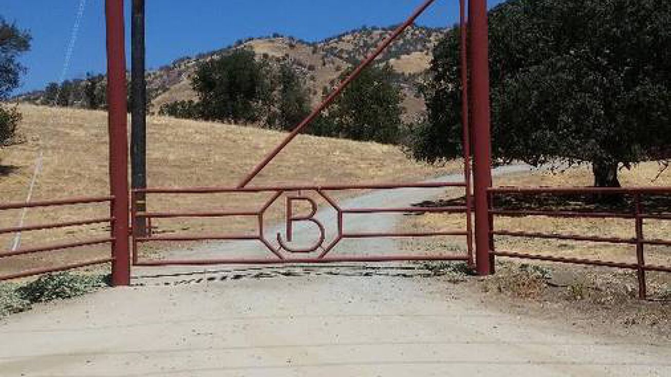 3000 Acre, Exeter, CA 93221