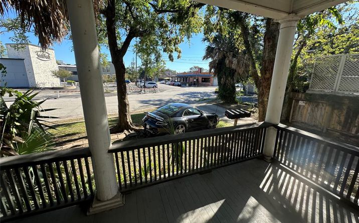 Pictures of Multifamily property located at 2518 Grant St, Houston, TX 77006 for sales - image #1