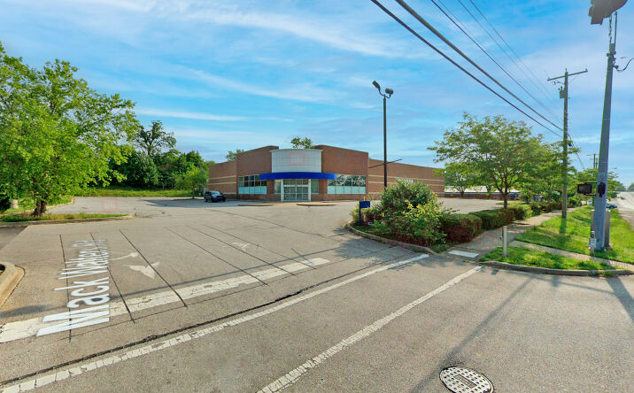 Pictures of Retail property located at 1605 Midland Trail, Shelbyville, KY 40065 for comps - image #1