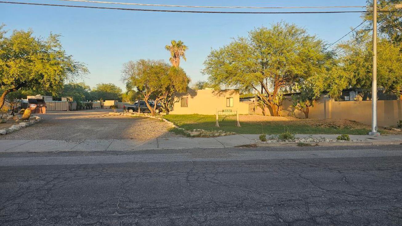 2442 N Balboa Ave, Tucson, AZ 85705
