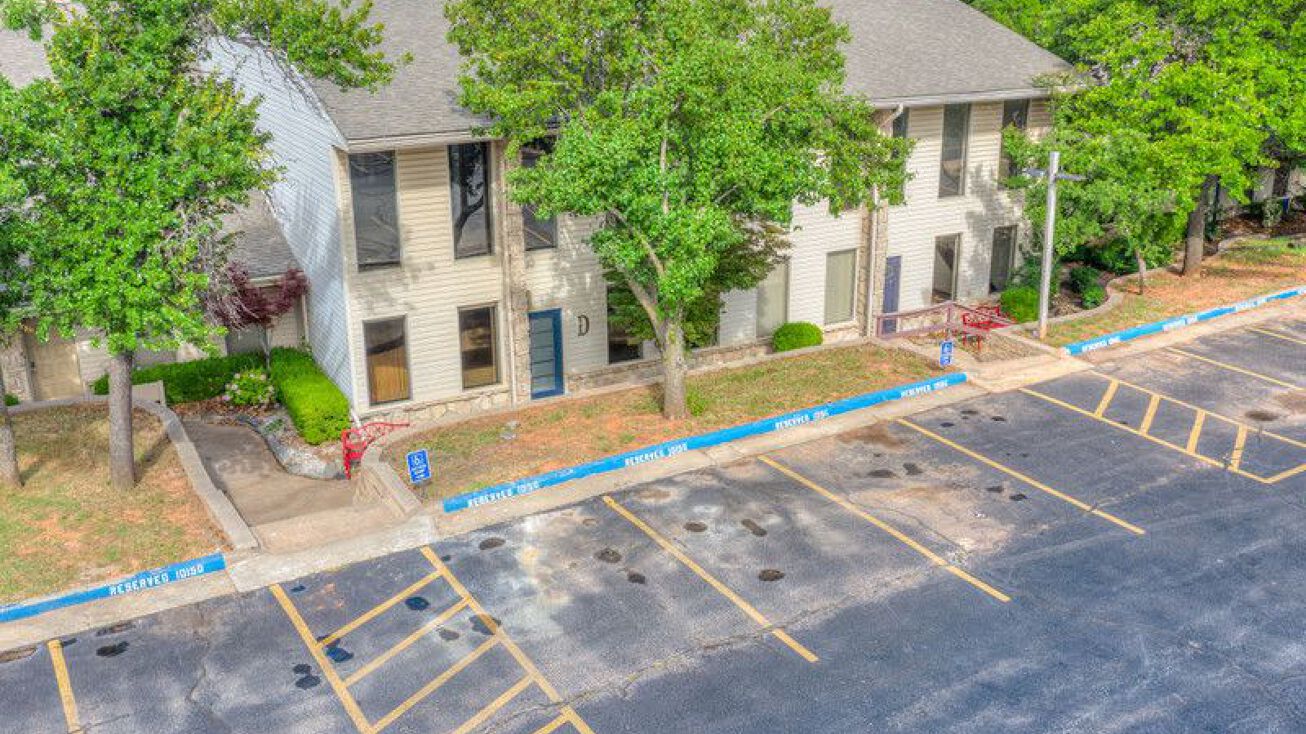 1015 Waterwood Pkwy, Edmond, OK 73034