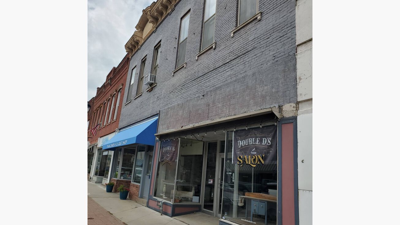 504 Delaware St, Leavenworth, KS 66048