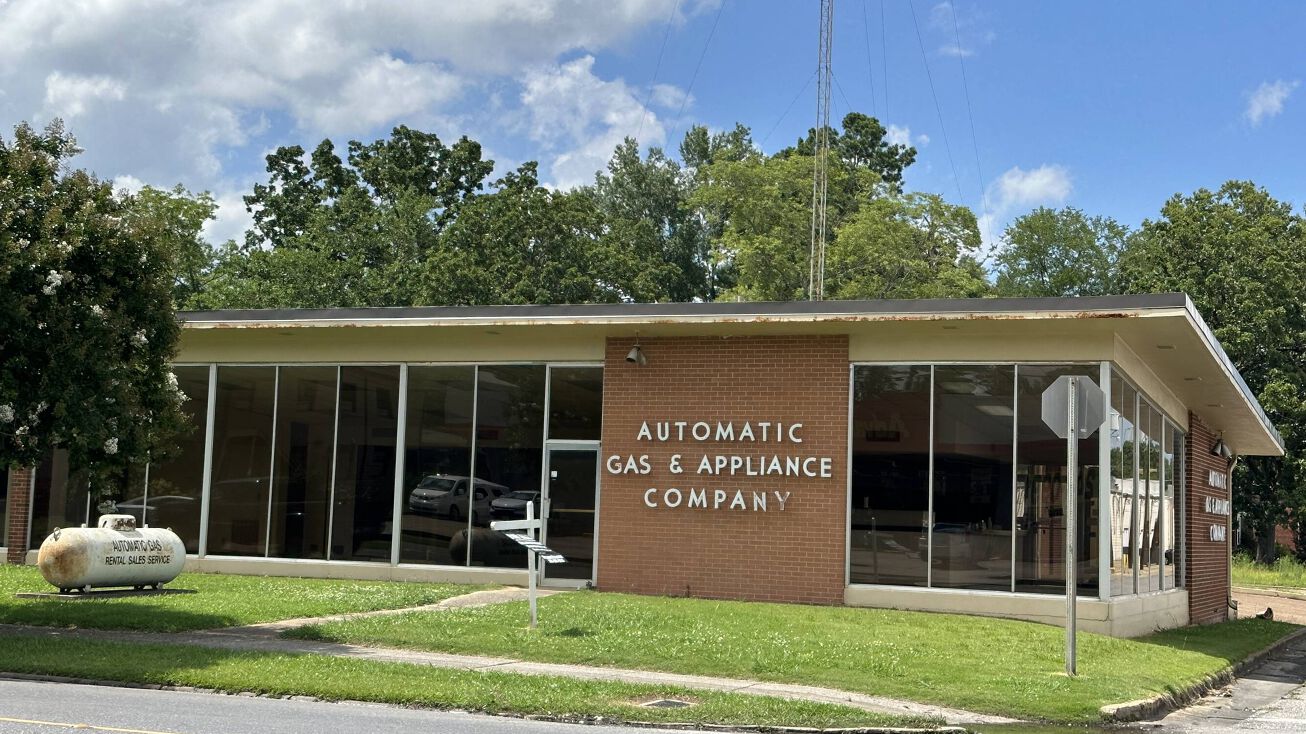 300 W Fort Williams St, Sylacauga, AL 35150