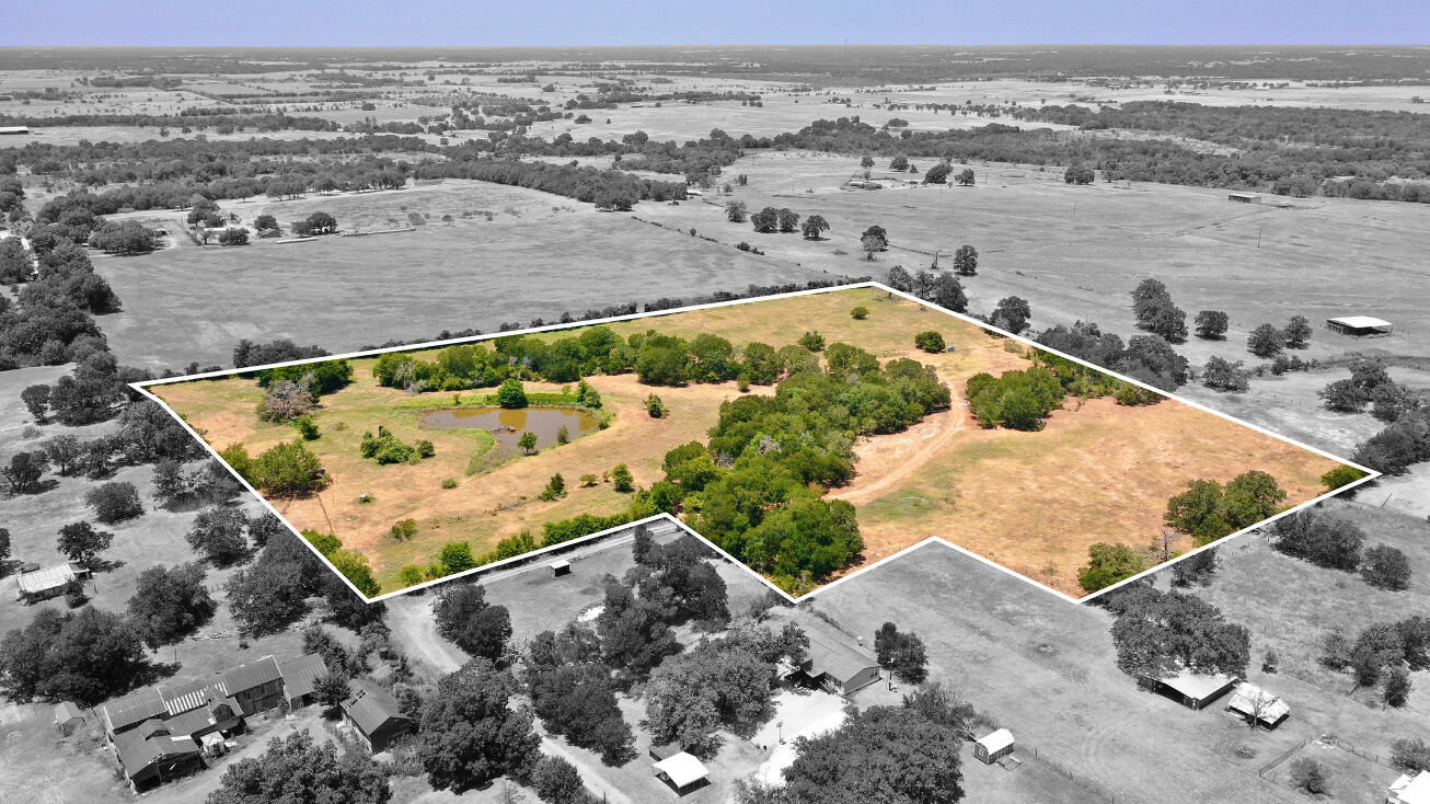 Knox Ave, Dime Box, TX 77853