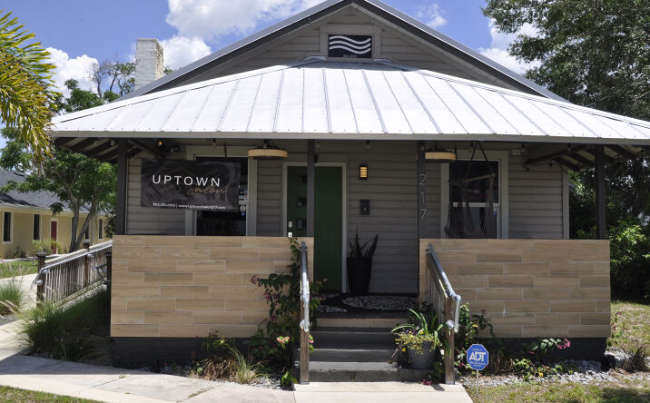 Pictures of Office property located at 217 Orange St, Auburndale, FL 33823 for sales - image #1