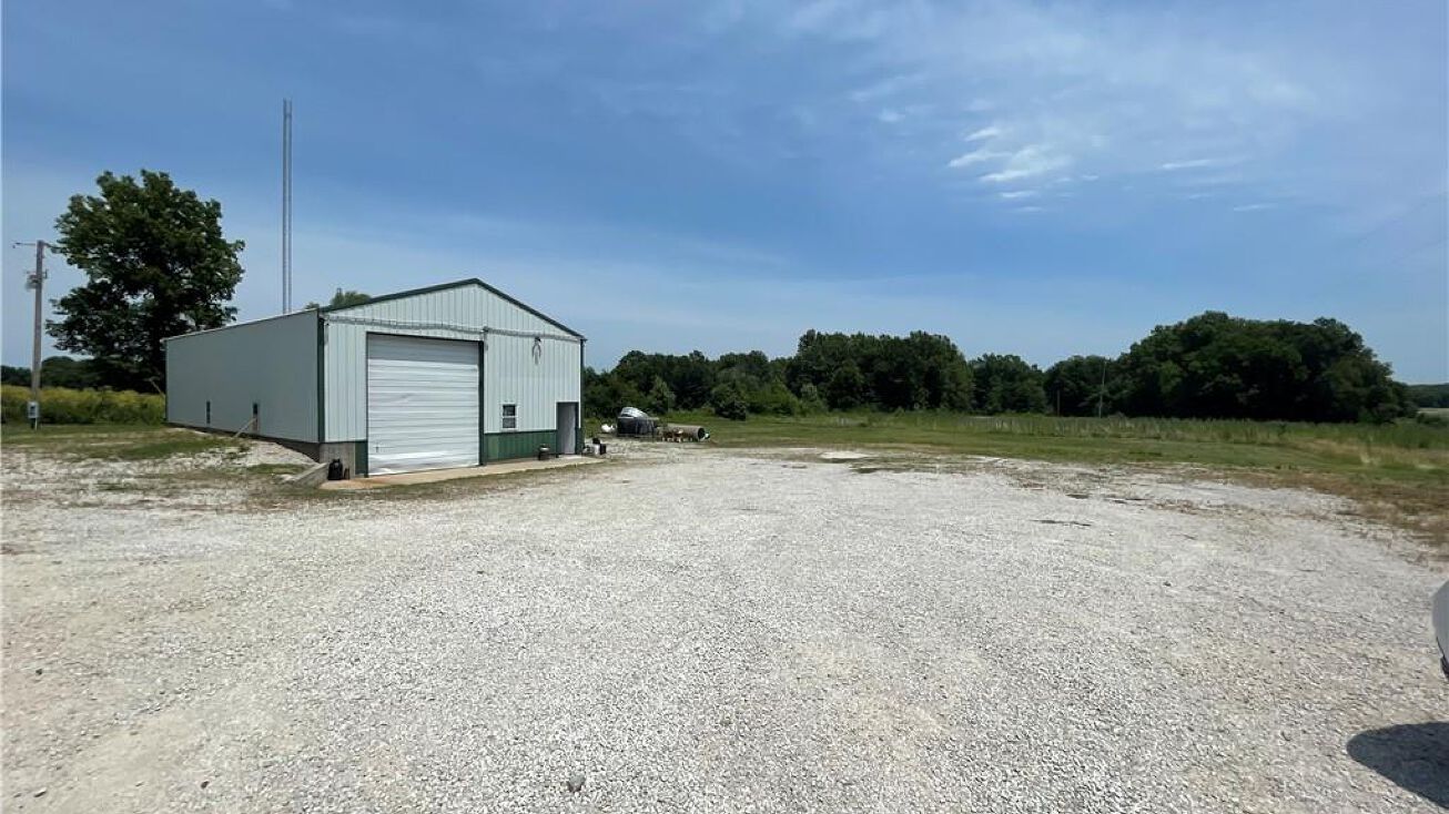 115 NE 771st Road, Knob Noster, MO 65336