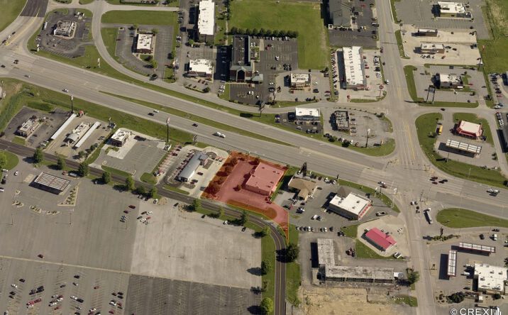 Pictures of Retail property located at 2704 Walton Wy, Marion, IL 62959 for comps - image #1