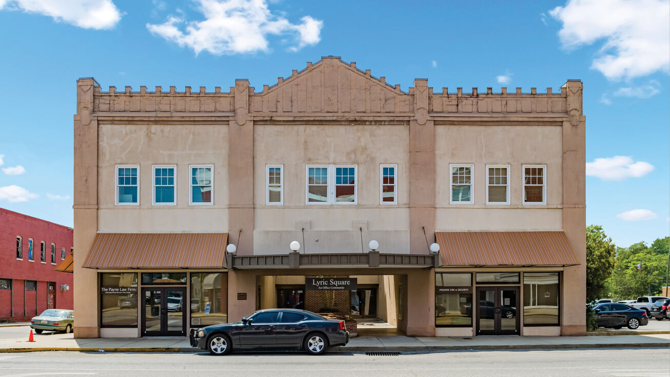 1302 Noble St, Anniston, AL 36201