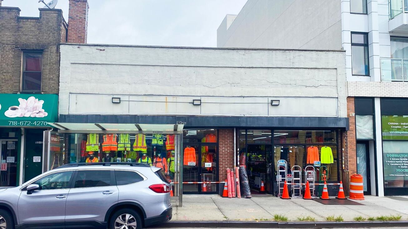 10319 Northern Blvd, Queens, NY 11368