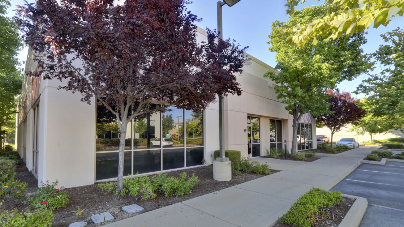 2551 Warren Dr, Rocklin, CA 95677