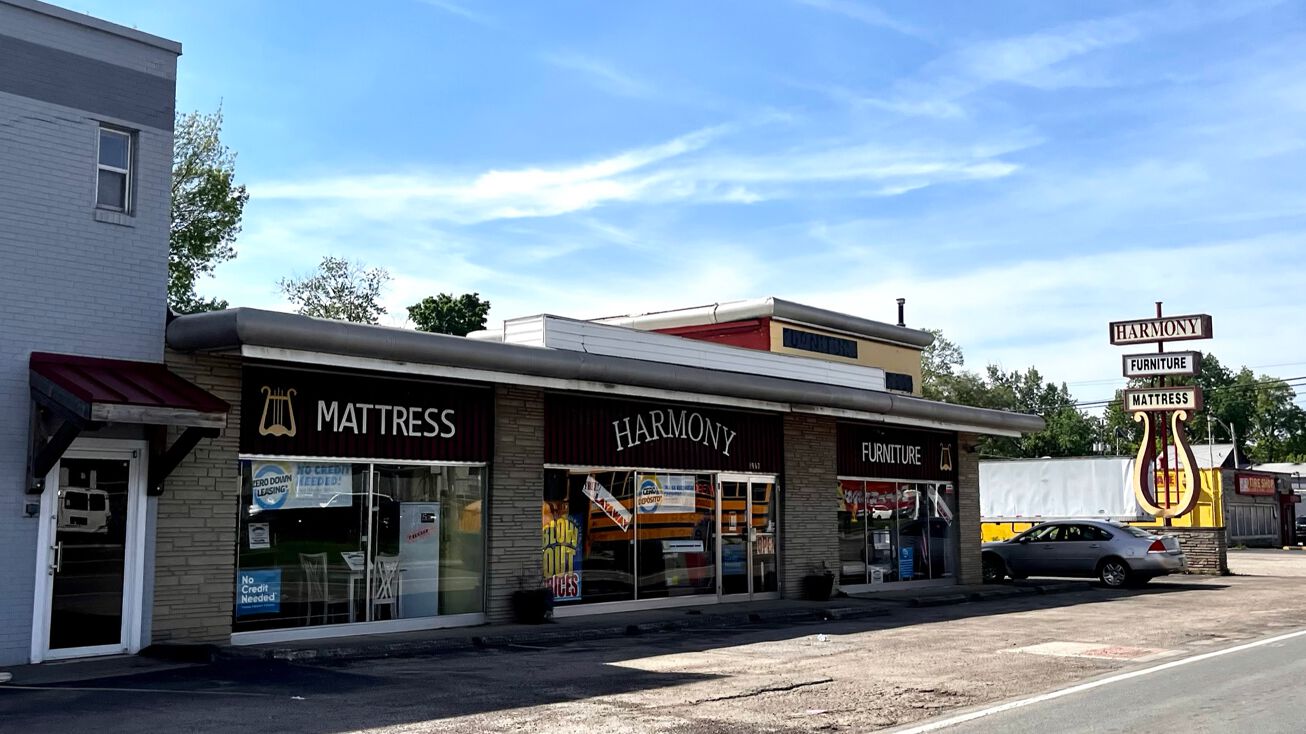 1967 Lockbourne Rd, Columbus, OH 43207