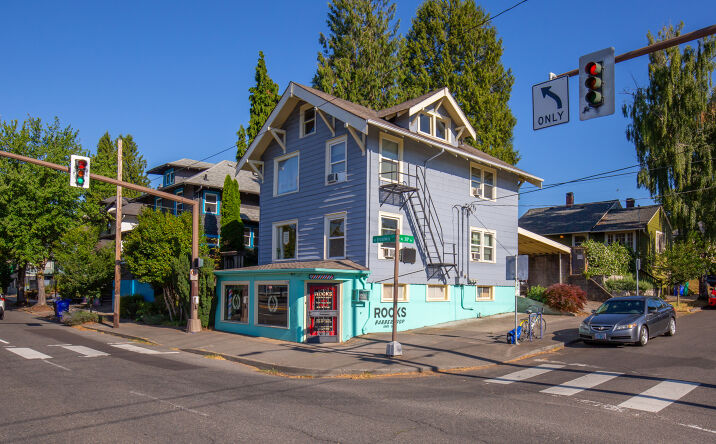 Pictures of Office property located at 2931 NE Broadway, Portland, OR 97232 for sales - image #1