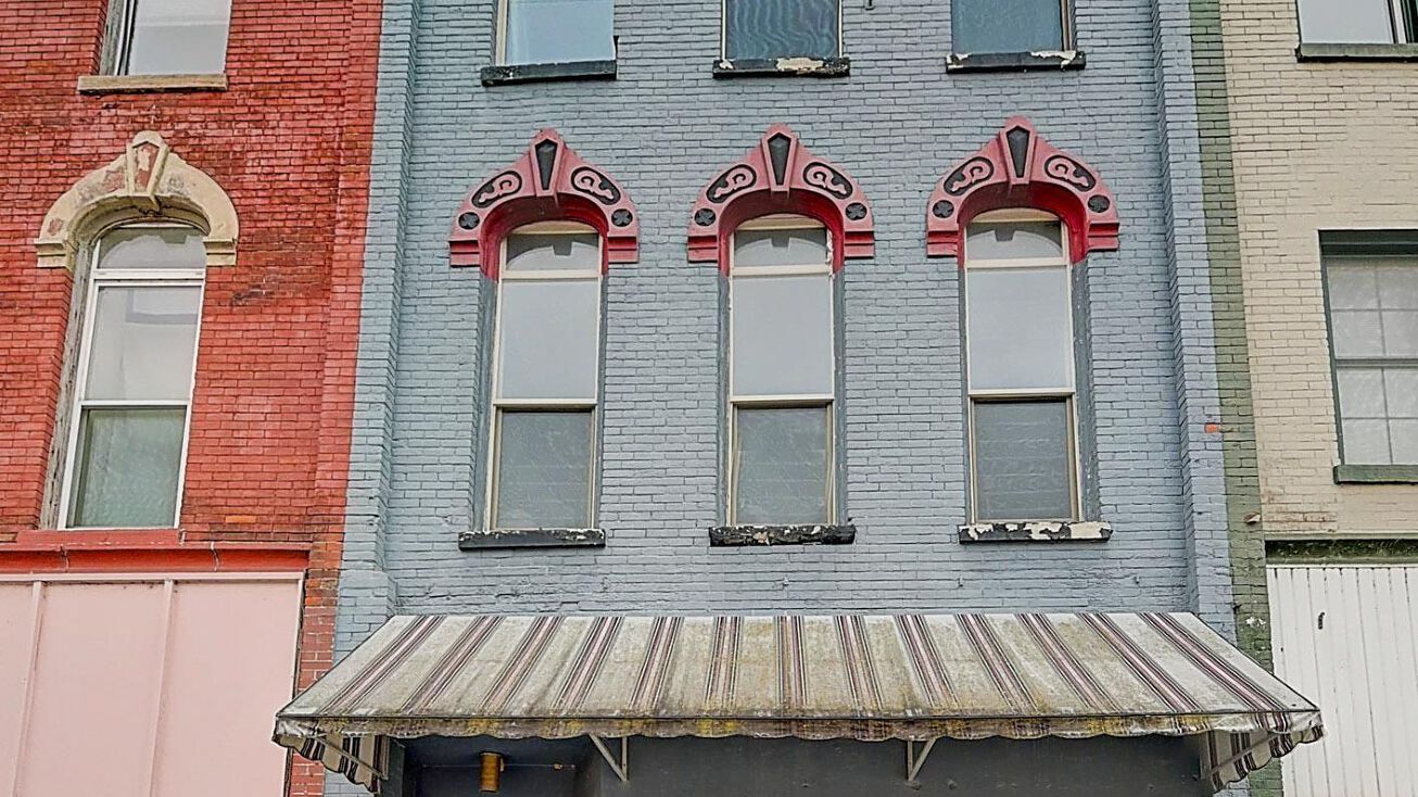 126 W 2ND Street, Muscatine, IA 52761