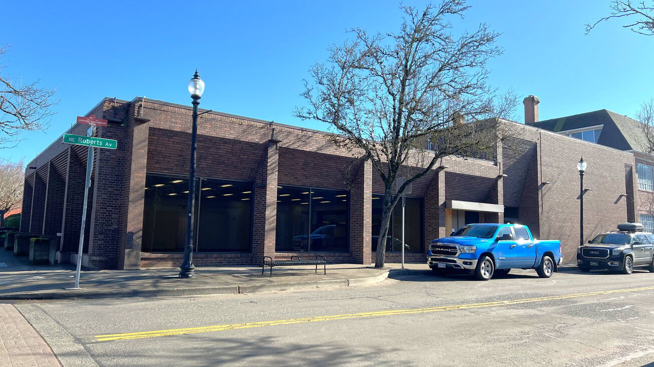Pictures of Retail property located at 110 NE Roberts Ave, Gresham, OR 97030 for sales - image #1