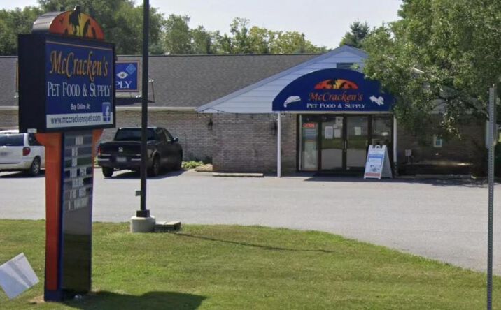 Pictures of Retail property located at 700 N Market St, Elizabethtown, PA 17022 for sales - image #1