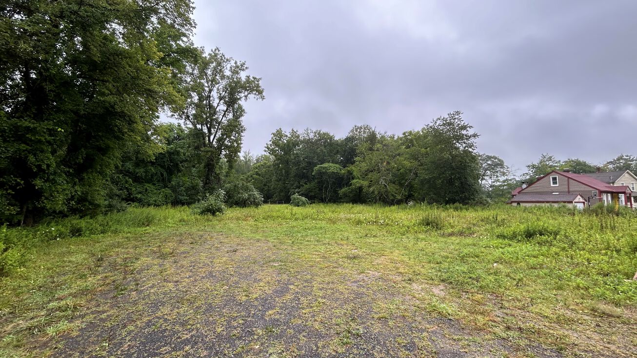 41 E Pembroke Rd, Danbury, CT 06811