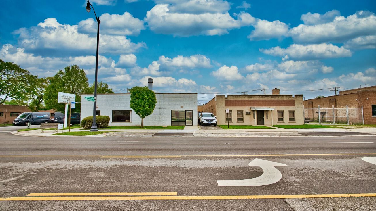 36503656 Oakton Street, Skokie, IL 60076