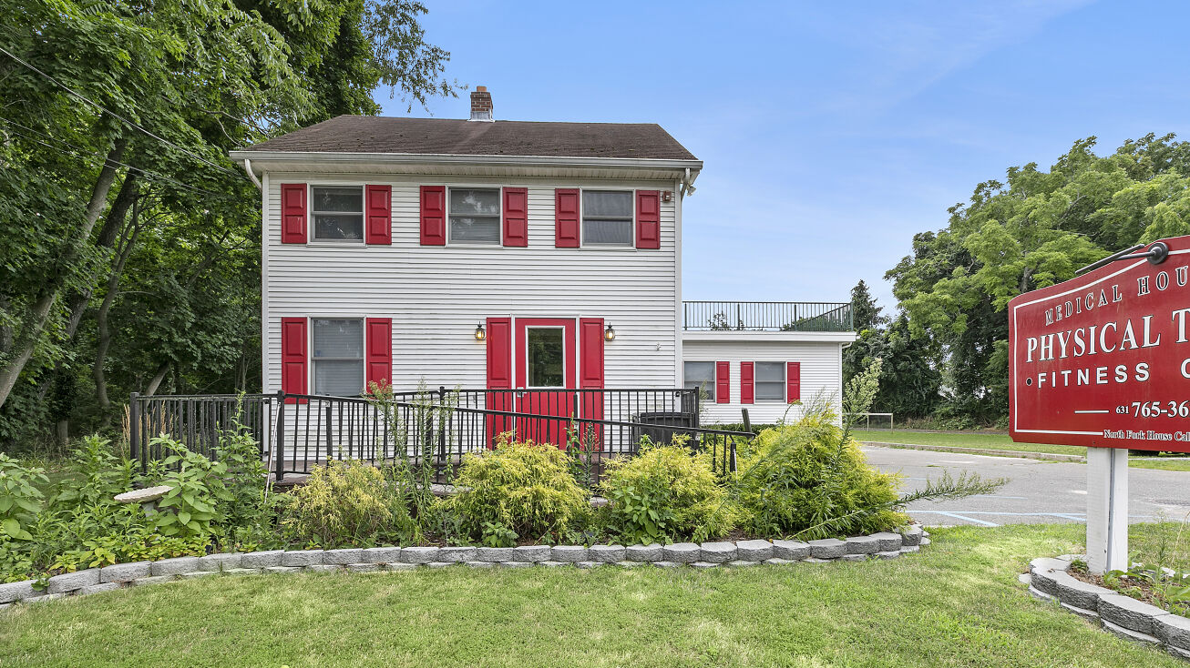 57190 Route 25, Southold, NY 11971