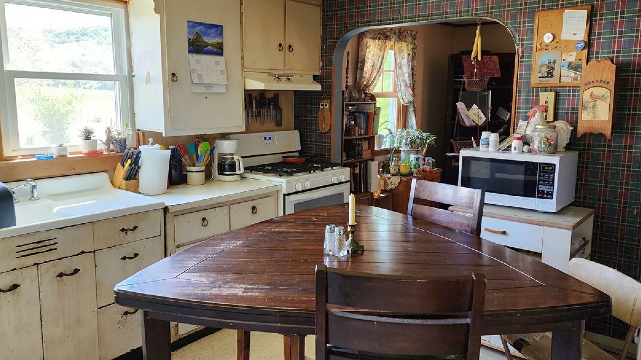 E14804 Warner Ave, Yuba, WI 54634