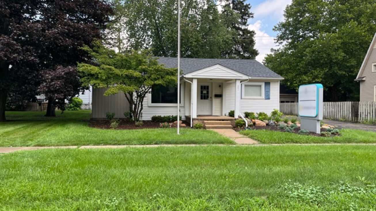 301 E Grand River Ave, Williamston, MI 48895